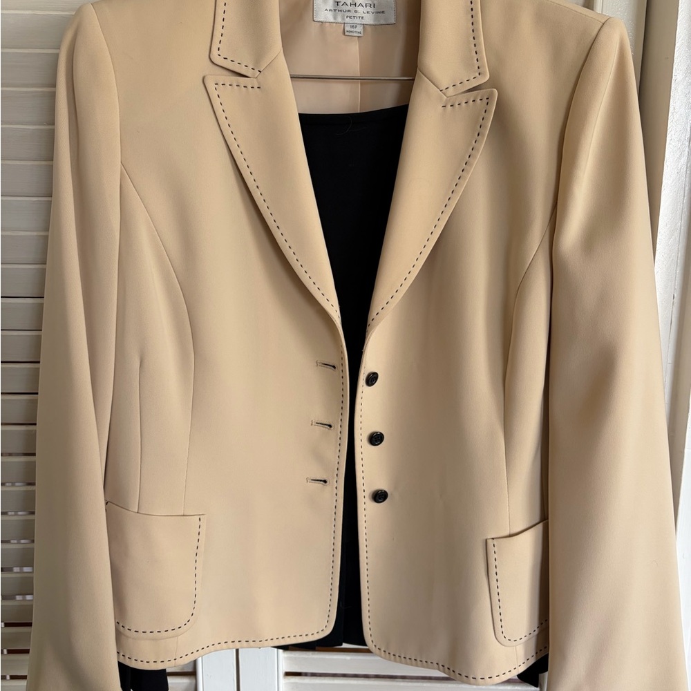 Tahari Cream Tailored Women's 2-Piece with Contrast Stitching